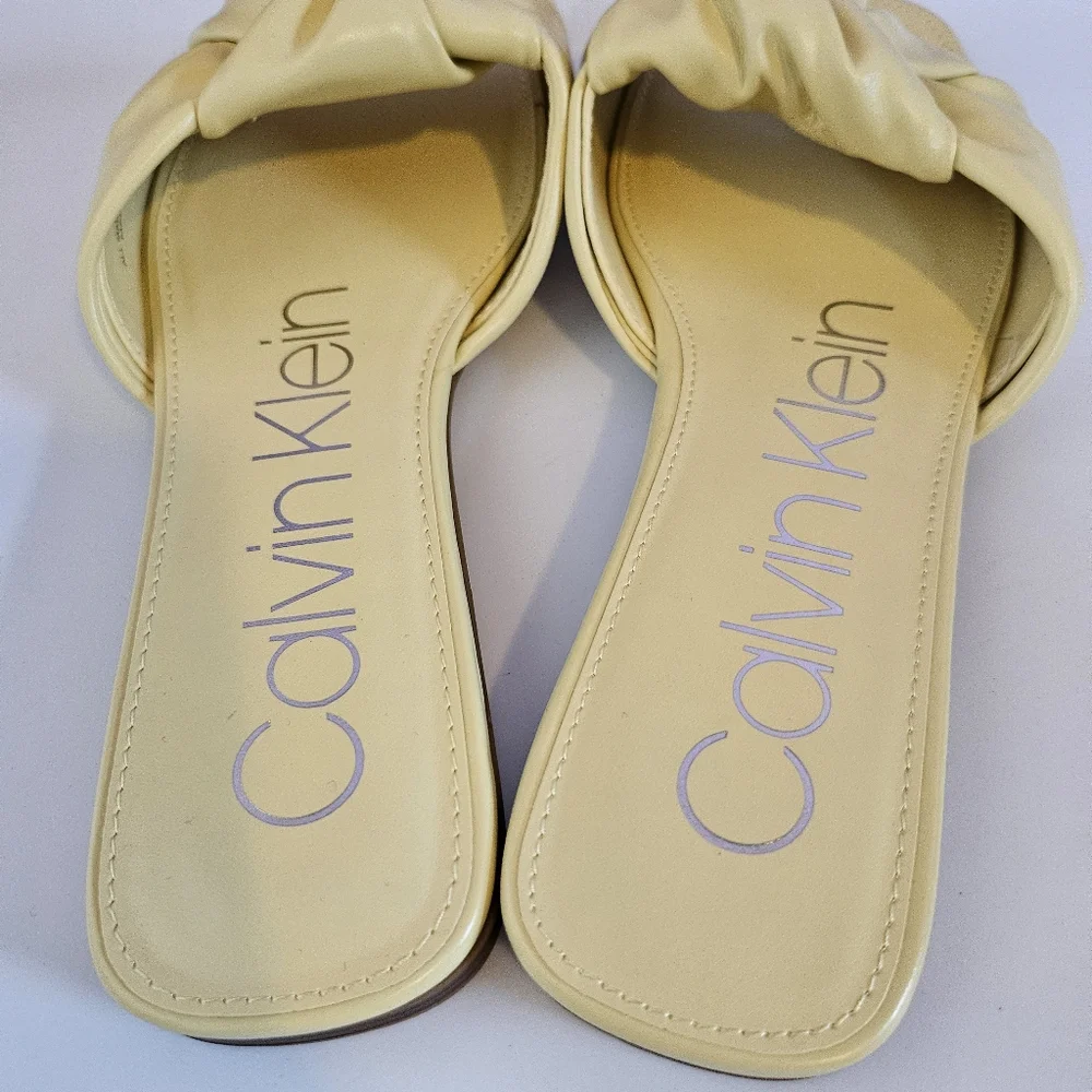 New in Box Calvin Klein Butter Yellow Mokio Knotted Flat Slide Sandals - Picture 8 of 11